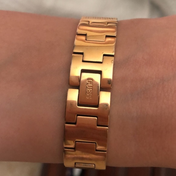 ❌WILL BE DELETING SOON❌Guess Watch - Picture 3 of 5